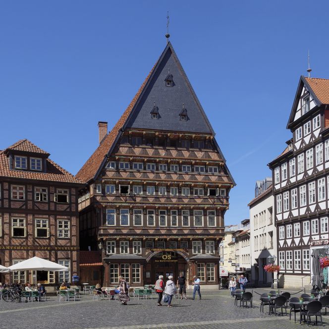 [Translate to English:] Bäckeramtshaus-Café Engelke, Museum Knochenhauerhaus und Stadtschenke am historischen Marktplatz, Hildesheim