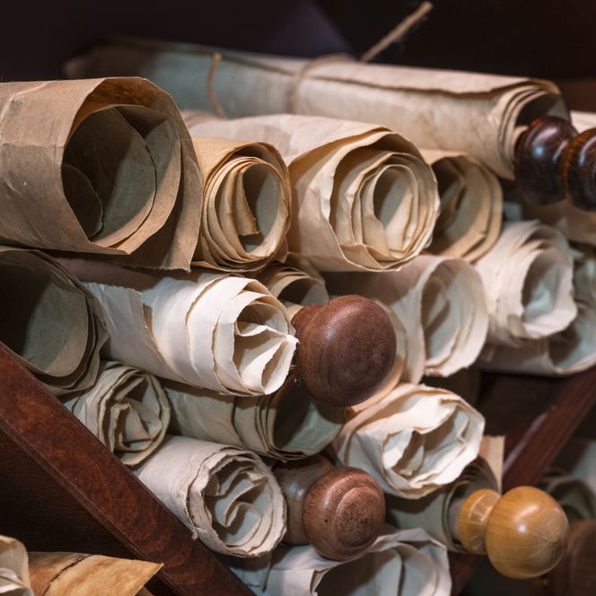 Nahaufnahme Papyrusrollen