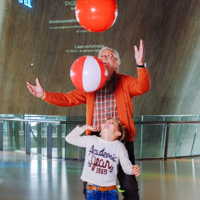 Experiment Ball im Luftstrom