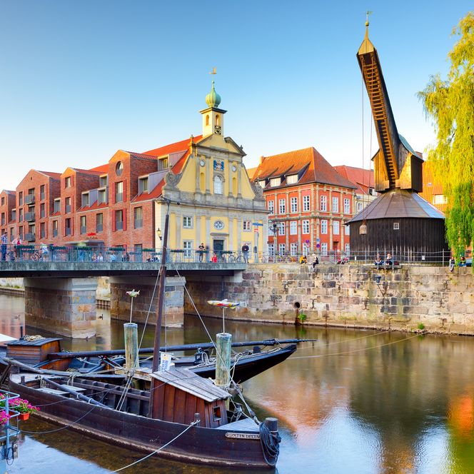 Lüneburg Hafen mit typischer Architektur