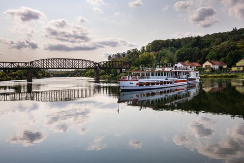 Schiff der Weißen Flotte auf der Weser