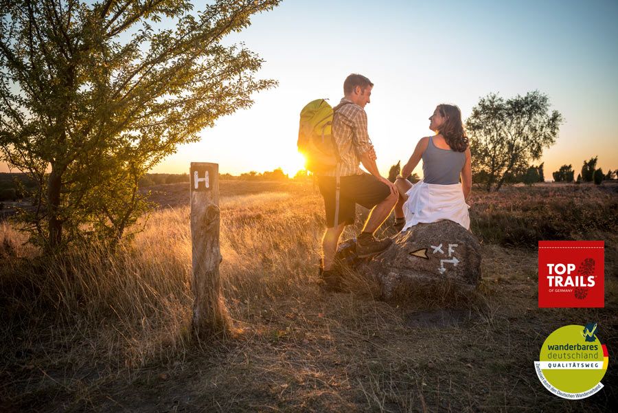 Auf dem Heidschnuckenweg wandert man von Hamburg nach Celle
