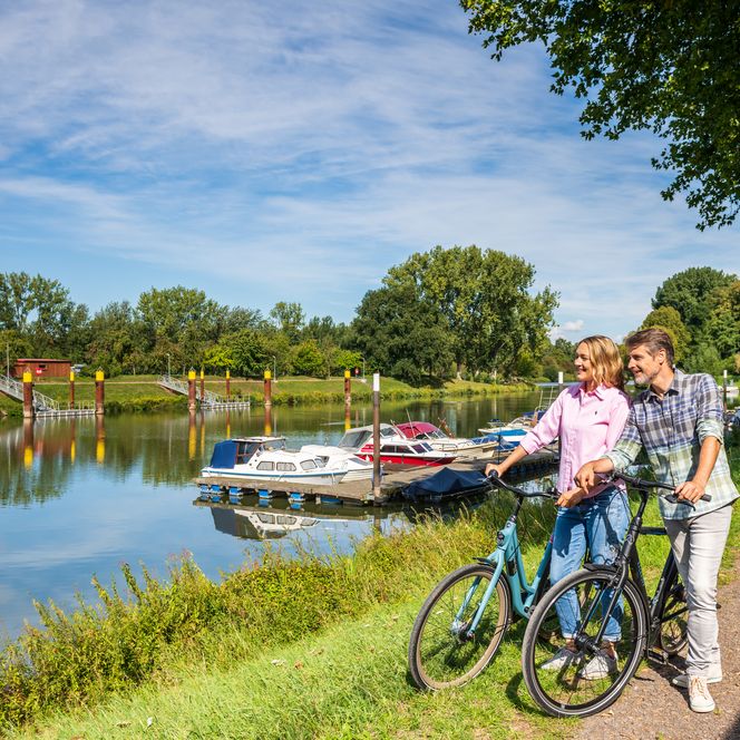 Radfahrer an der Weser