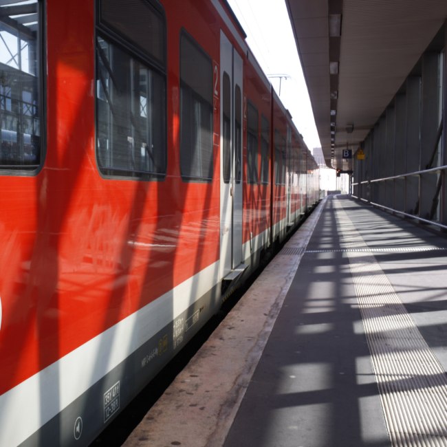 Regional train at the station, © TMN / Peter Hamel