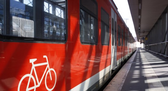 Regional train at the station, © TMN / Peter Hamel