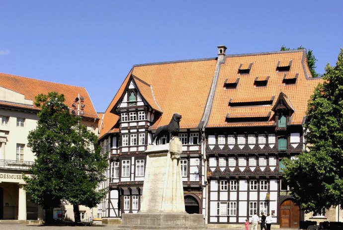 View of the lion on the castle square, © Braunschweig Stadtmarketing GmbH / Gisela Rothe