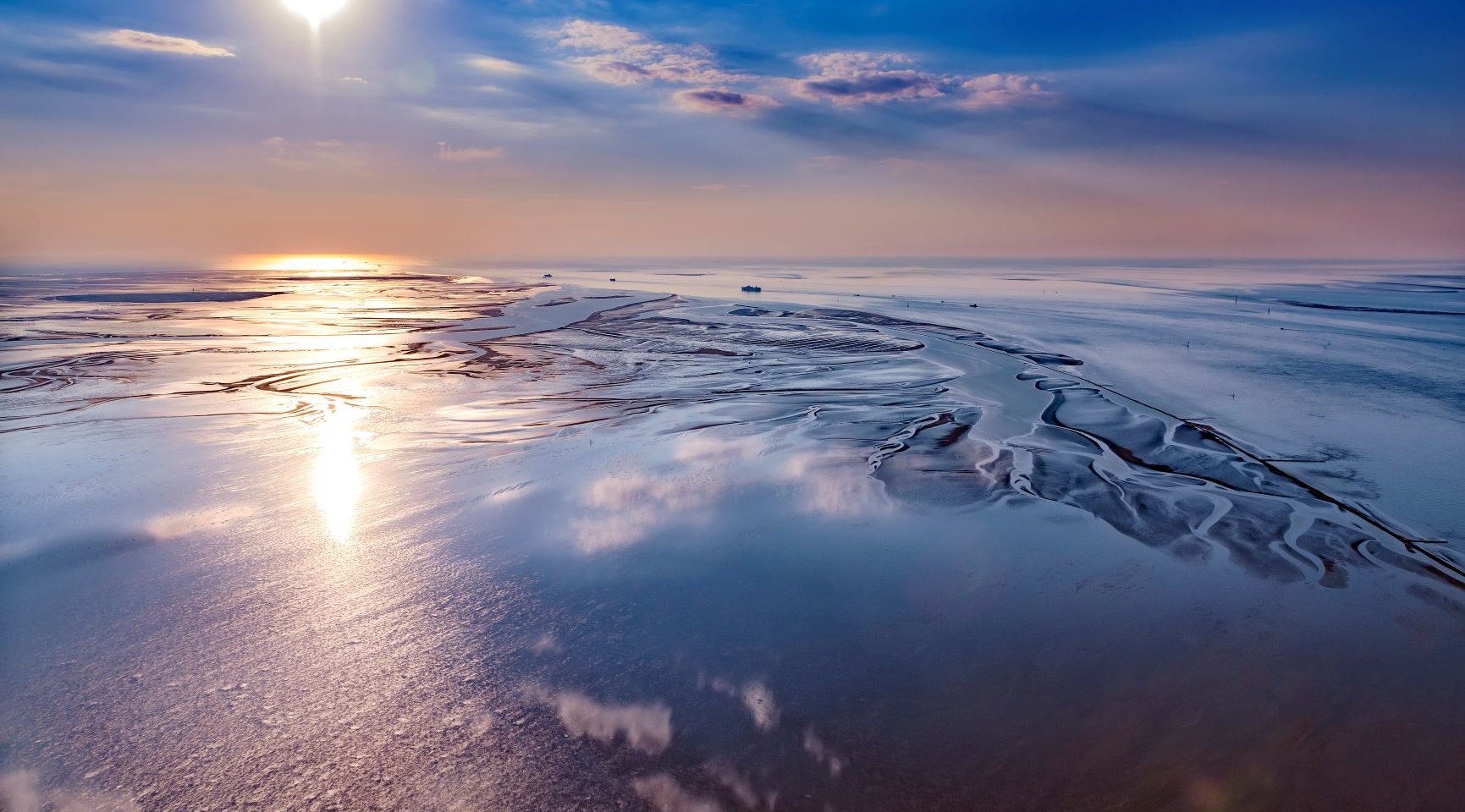 Wadden Sea World Heritage Cuxhaven aerial view, © Martin Elsen