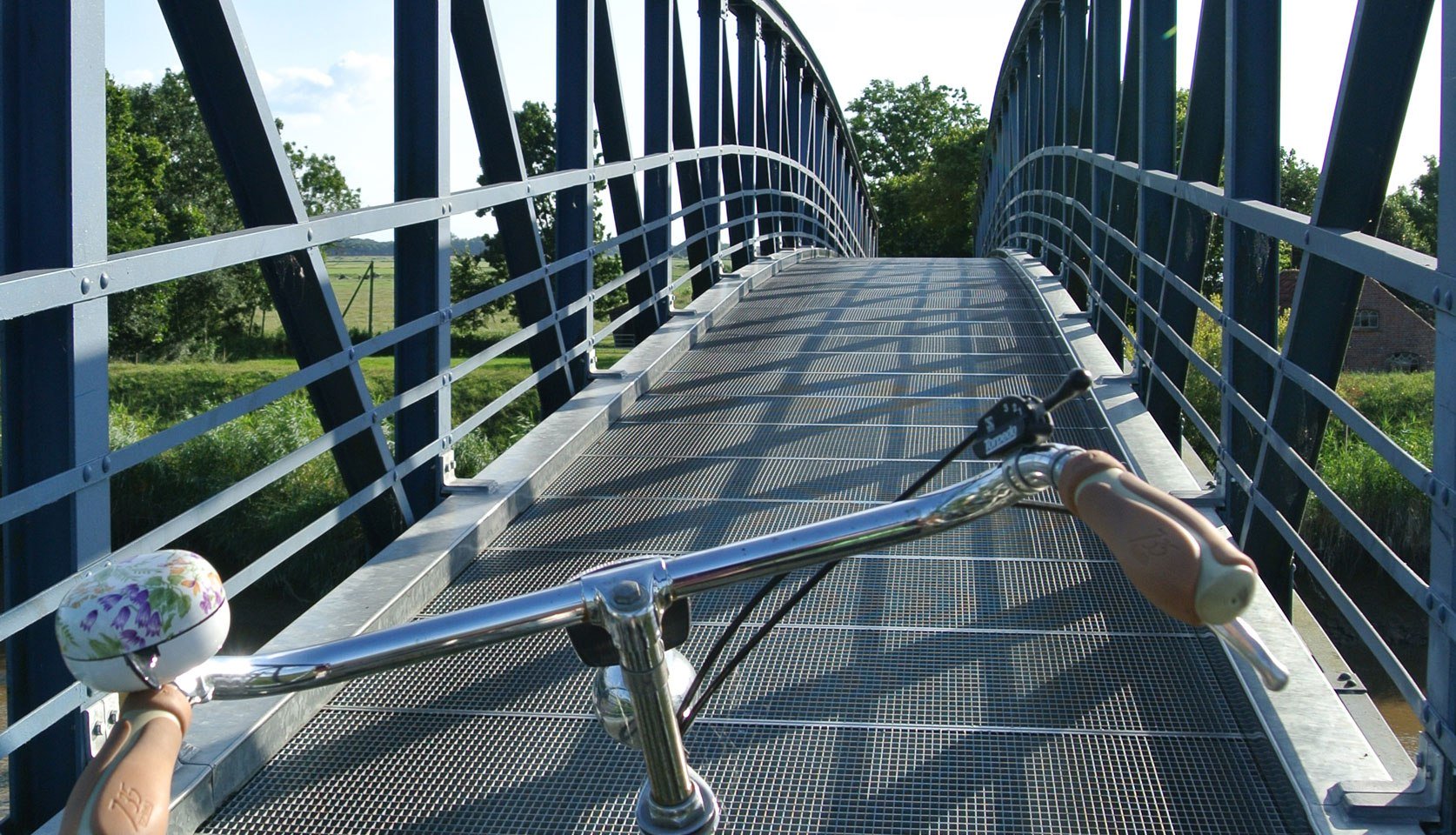 Narrowest road bridge, © Ostfriesland Tourismus GmbH / www.ostfriesland.de