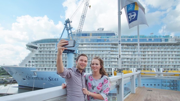 Visiting the ocean liners, © Papenburg Tourismus, Ute Müller Visiting the ocean liners, © Papenburg Tourismus, Ute Müller
