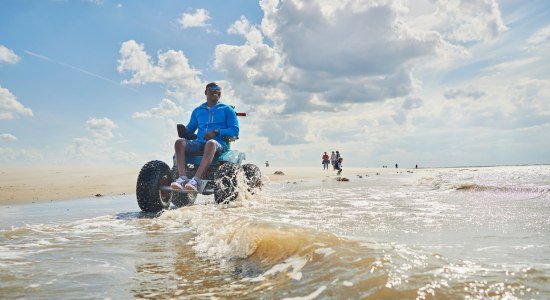 Man riding in a beach buggy, © DZT / Jens Wegener