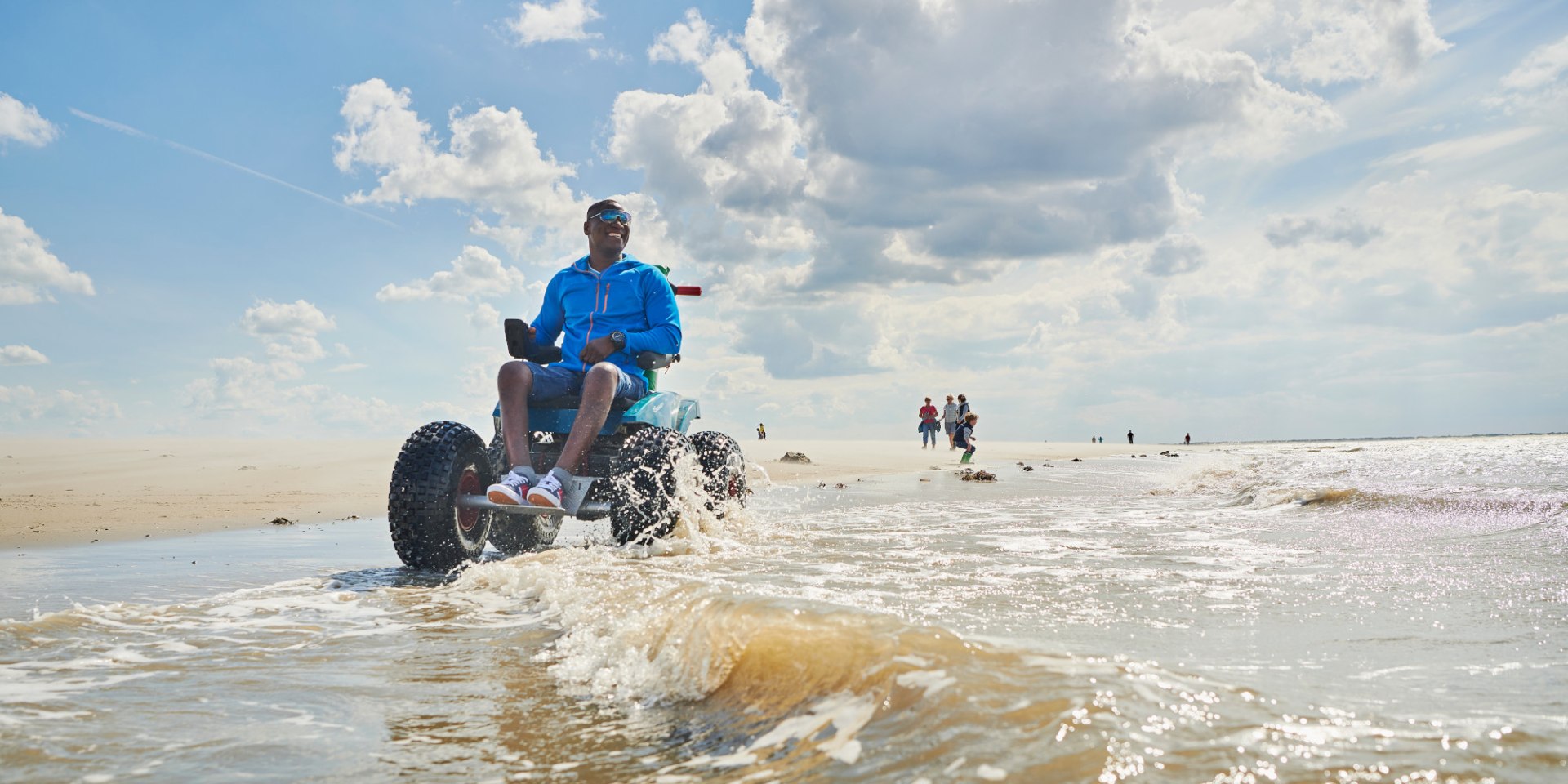 Man riding in a beach buggy, © DZT / Jens Wegener