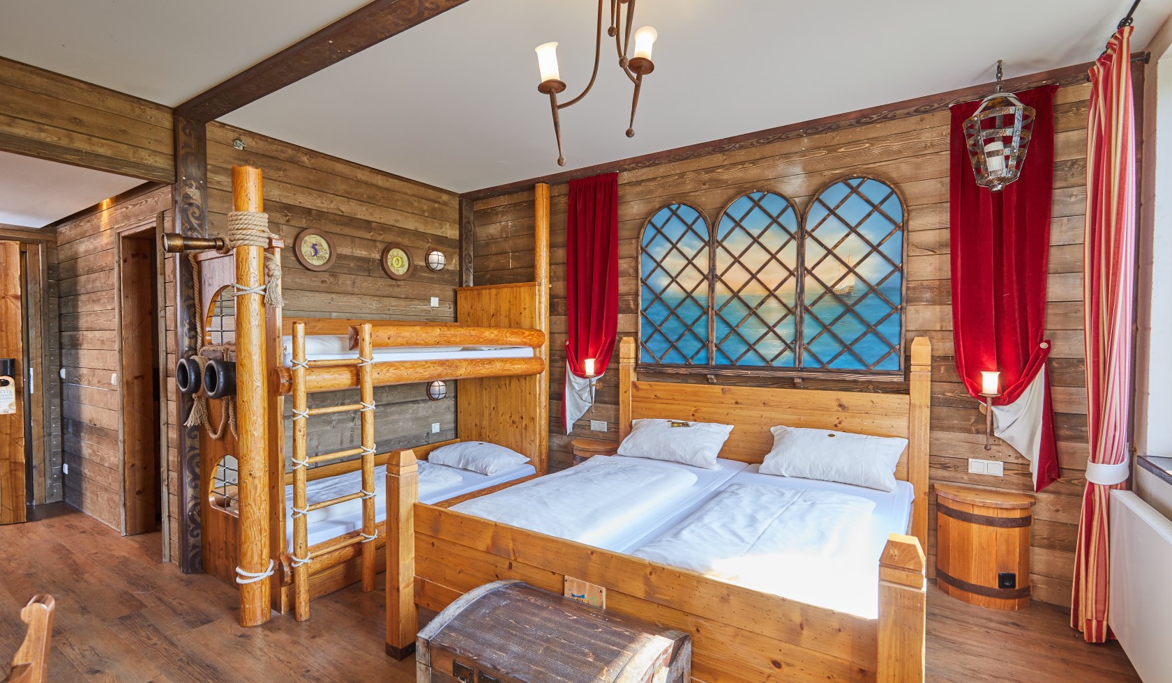 the pirate room in the Heide Park Adventure Hotel, © Heide Park Abenteuerhotel