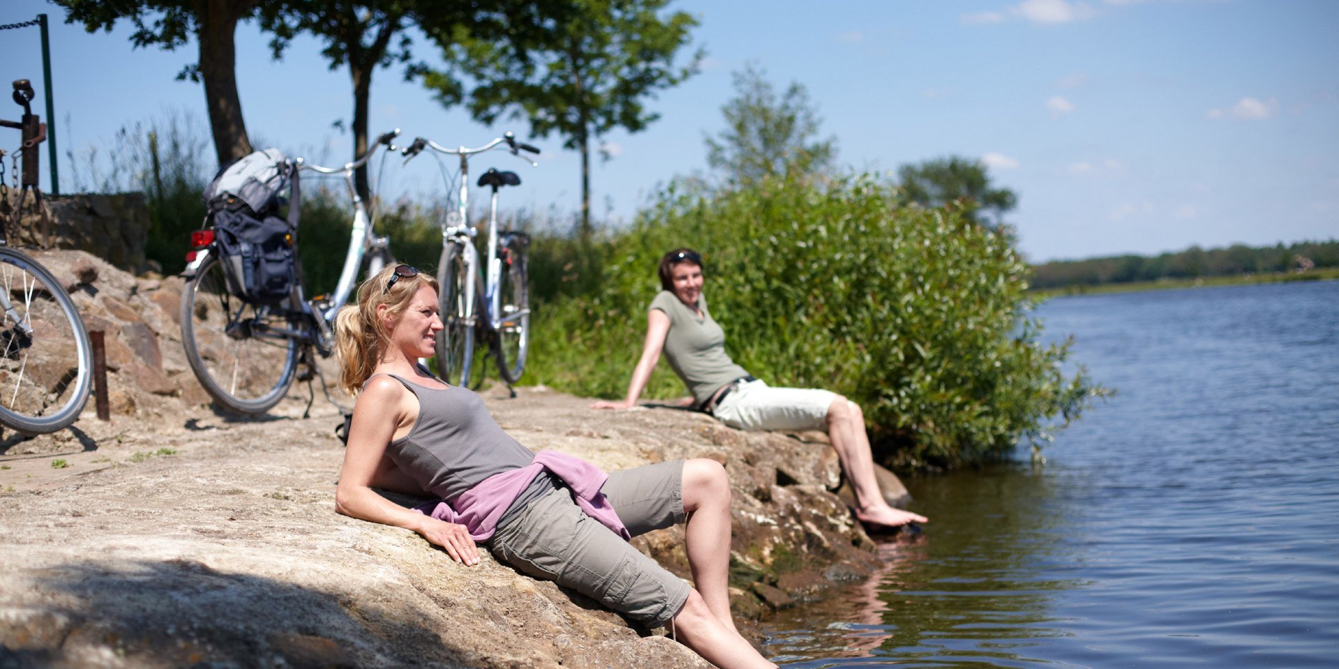 Radlerpause an der Ems, © Emsland Touristik GmbH