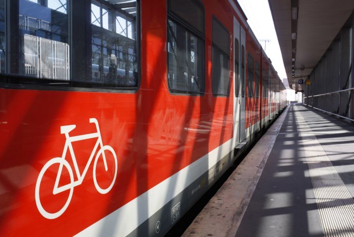 Regional train at the station, © TMN / Peter Hamel