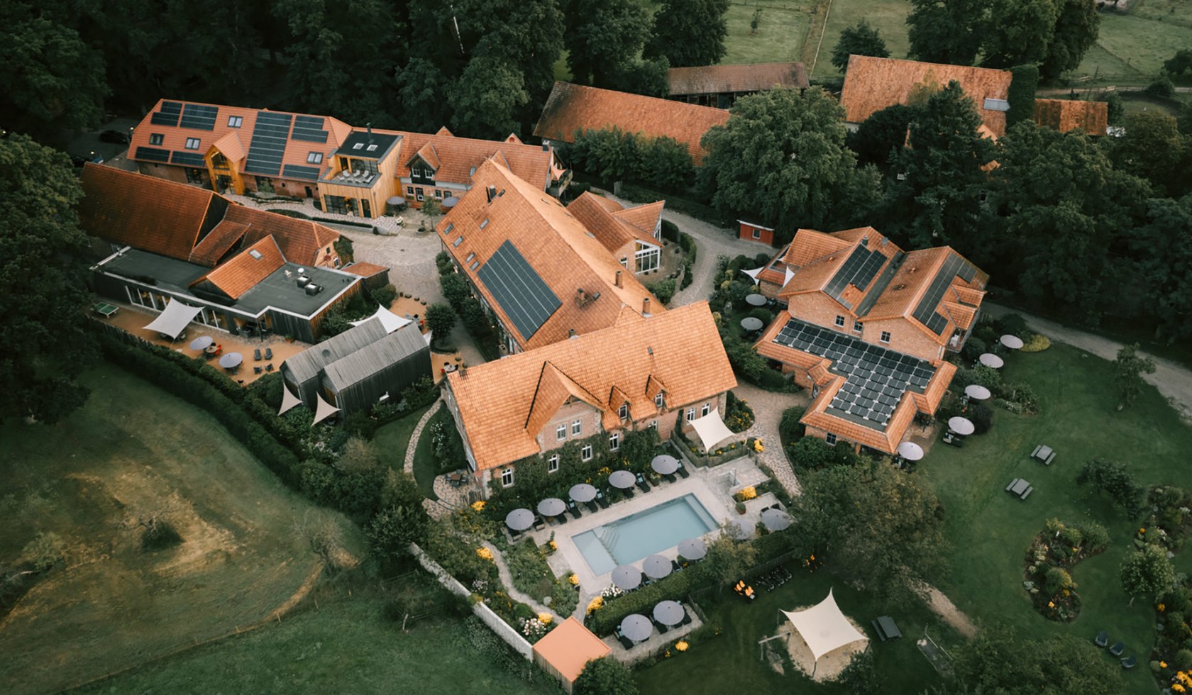 LandhotelAverbeck_aerial-view, © Landhaus Averbeck