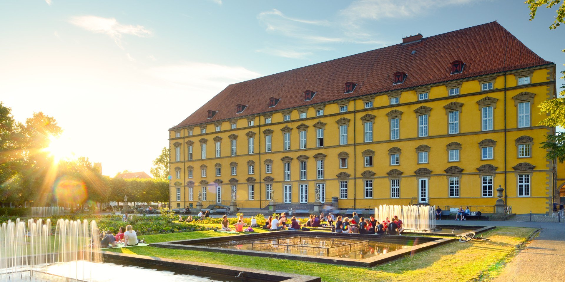 Osnabrück Castle mit people, © DZT/Francesco Carovillano