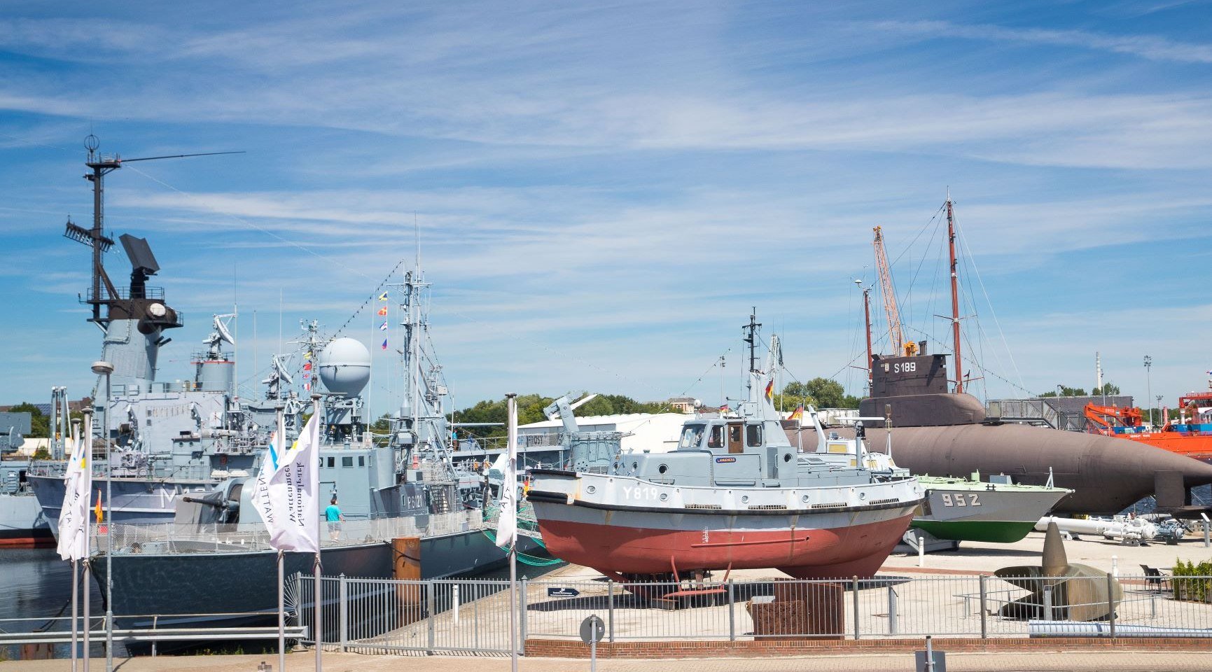 Navy ships in the habor, © Wilhelmshaven Touristik &amp; Freizeit GmbH / Rainer Ganske