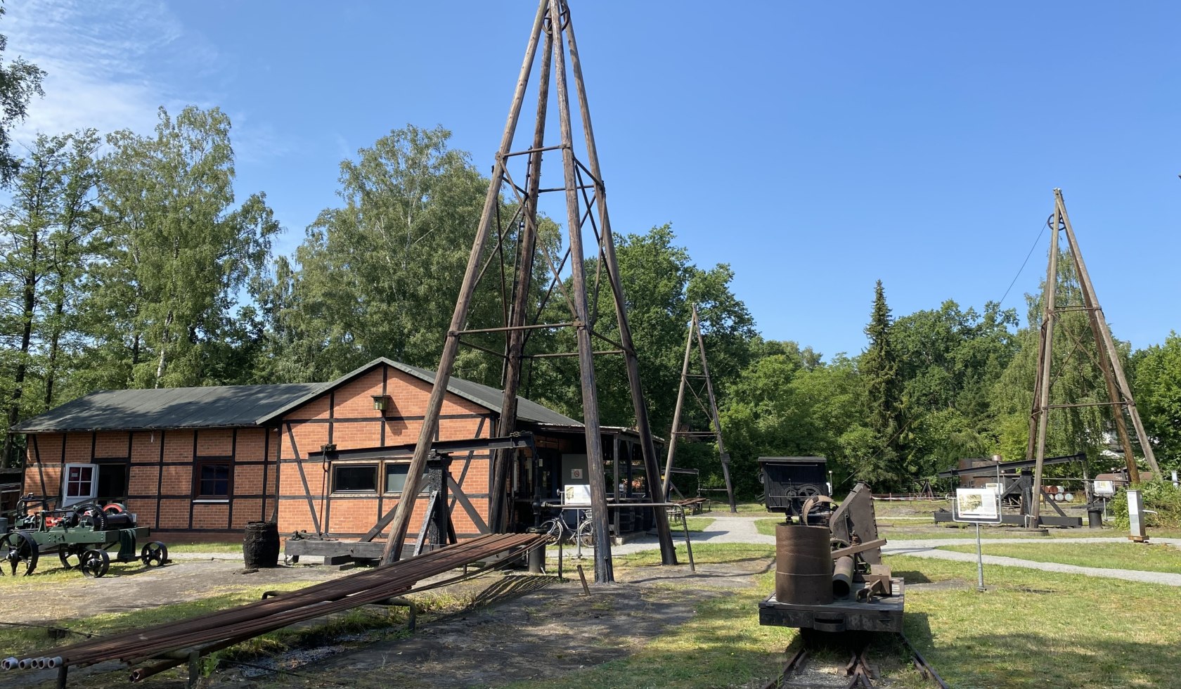 wietze_erdoelmuseum_aussengelaende_ccbysa_eb_20210812_1, © Lüneburger Heide GmbH