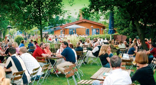 Die Insel - Restaurant and Beer Garden, © Hameln Marketing und Tourismus GmbH