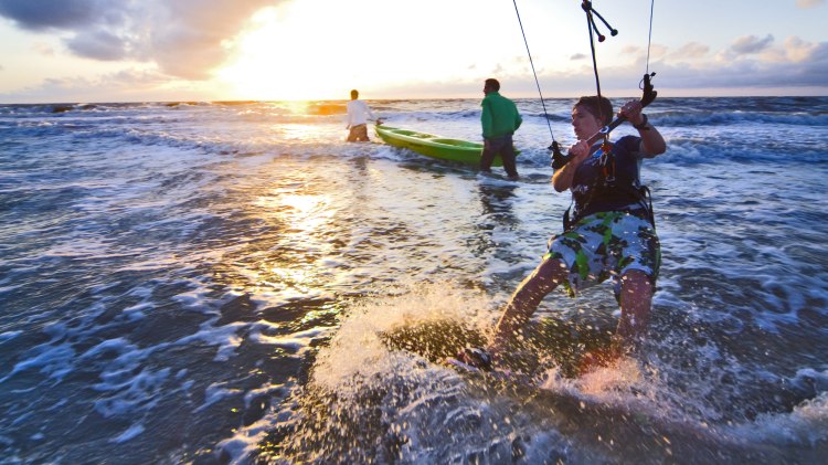 Kitesurfer off the coast of Baltrum, © Kurverwaltung Baltrum / Roman Mensing Kitesurfer off the coast of Baltrum, © Kurverwaltung Baltrum / Roman Mensing