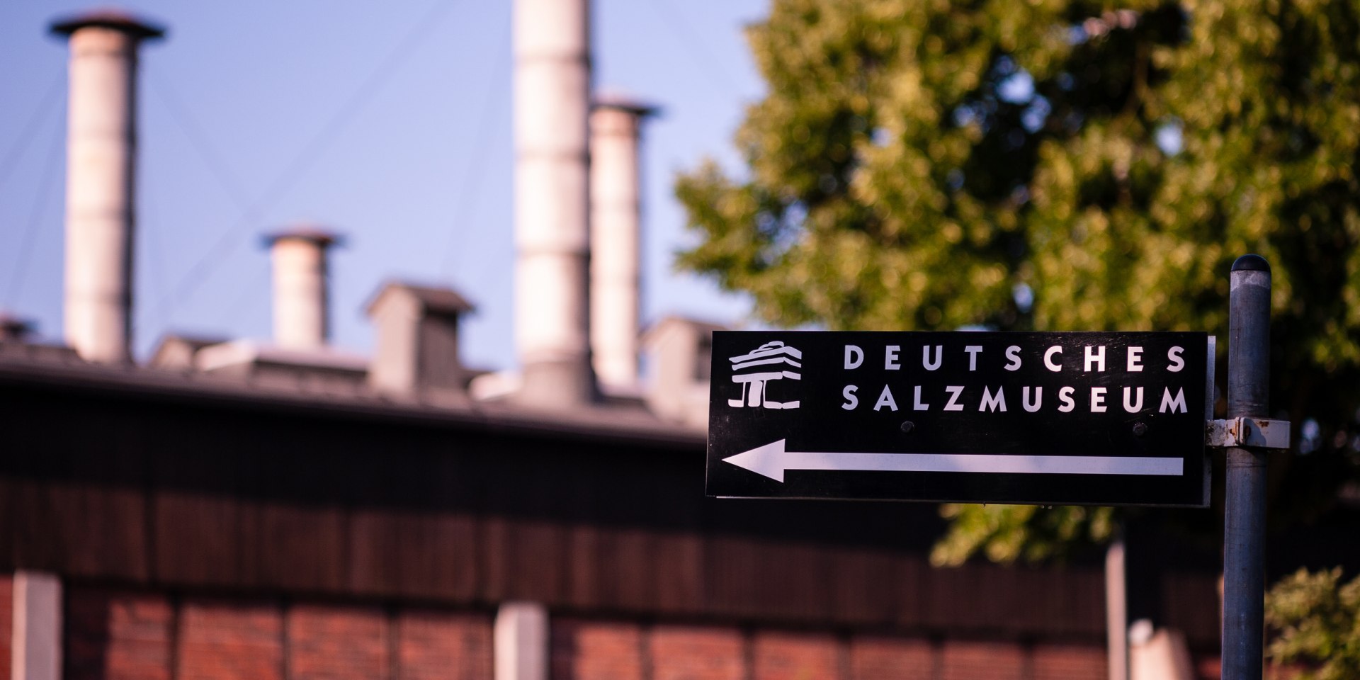 Signpost to the German Salt Museum in Lüneburg., © Lüneburger Heide GmbH / Markus Tiemann