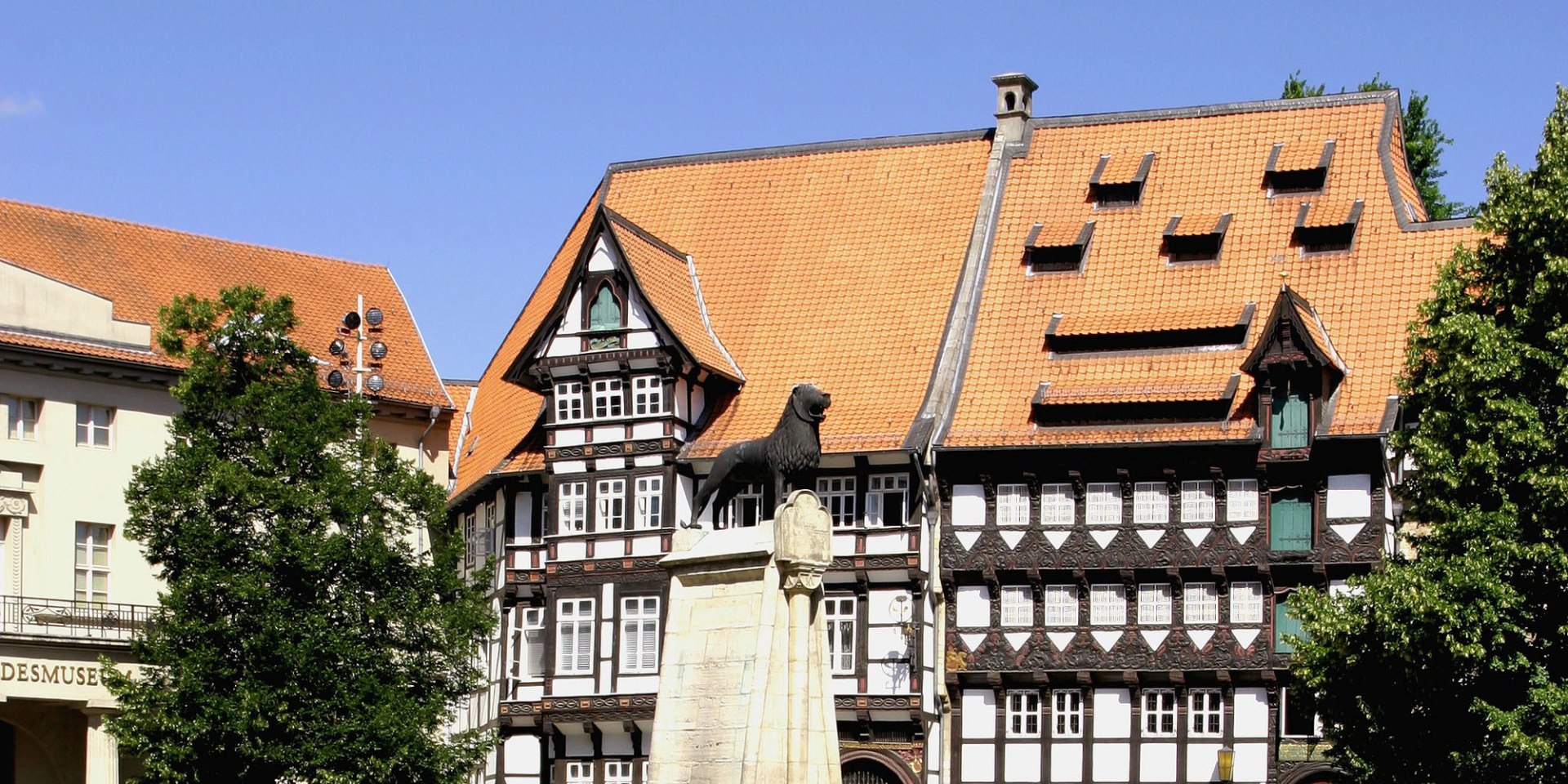 View of the lion on the castle square, © Braunschweig Stadtmarketing GmbH / Gisela Rothe