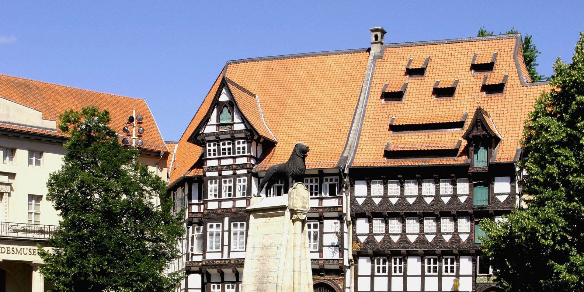 View of the lion on the castle square, © Braunschweig Stadtmarketing GmbH / Gisela Rothe