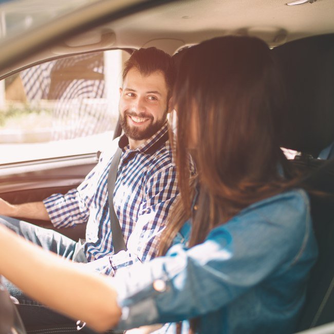 Couple driving a car, © Fotolia.com /estradaanton