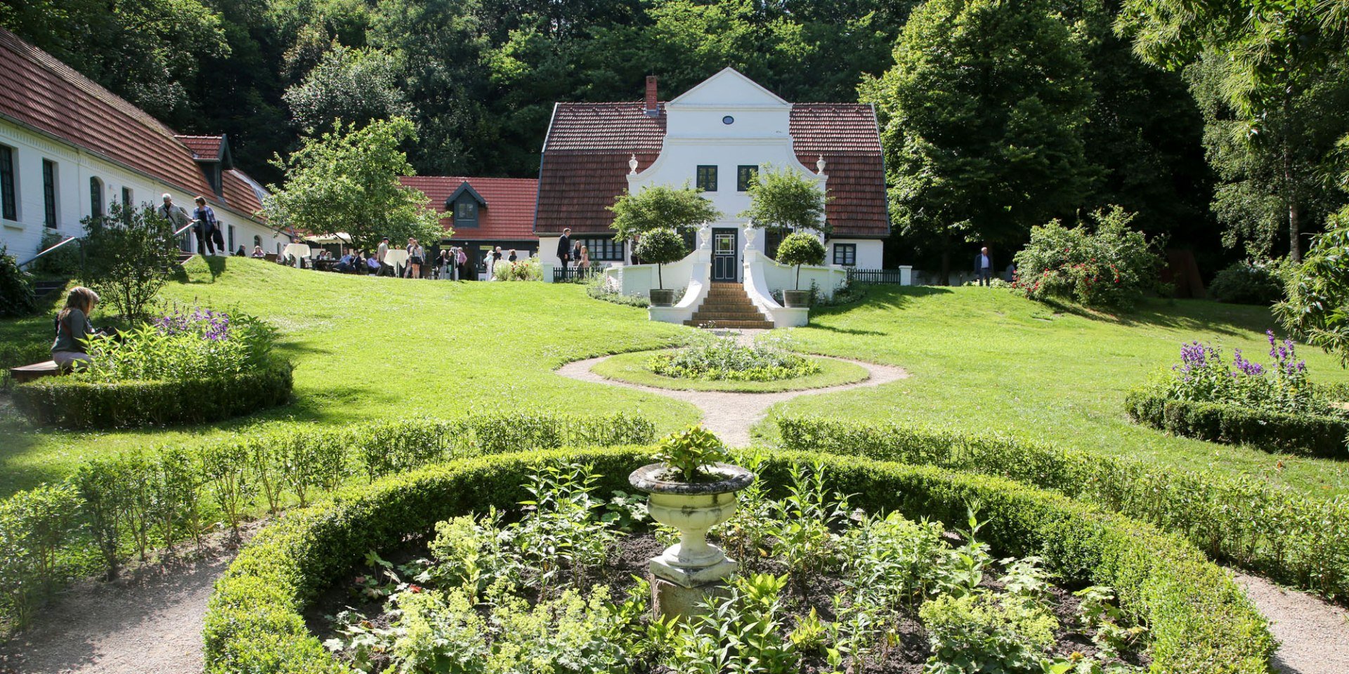 Barkenhoff in green gardens, © Worpsweder Museumsverbund / Focke Strangmann