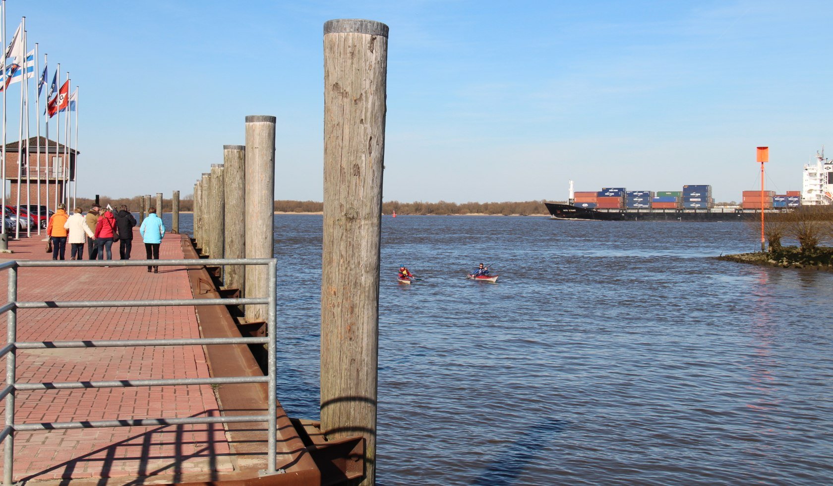 Kanuten auf der Elbe, © Tourismusverband LK Stade/Elbe e. V. / Bianka Zydek