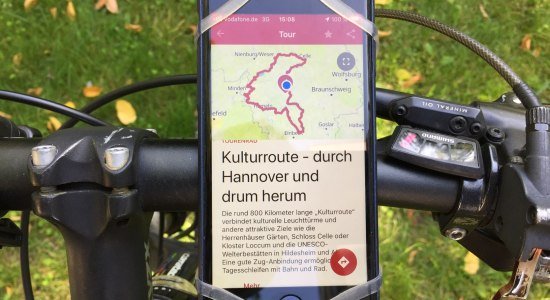 Rad-Navi Niedersachsen App in use, © Tourismus Marketing Niedersachsen GmbH