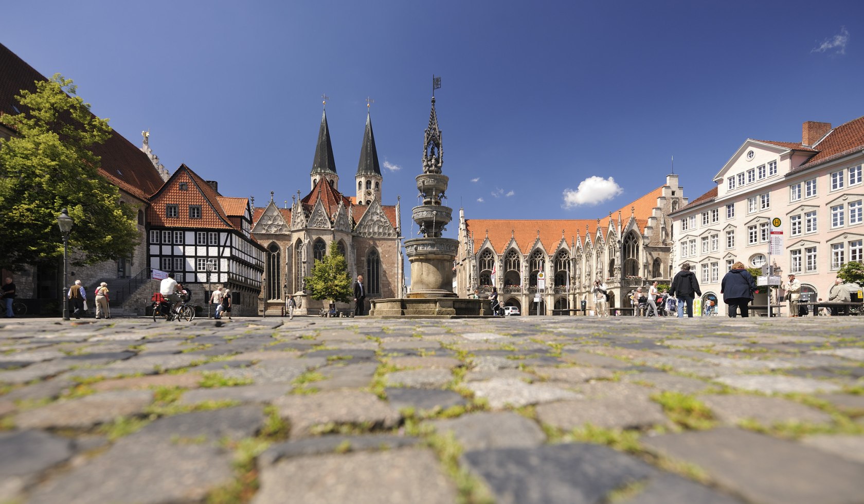 The old town market with its fountain, © Braunschweig Stadtmarketing GmbH / Daniel Möller