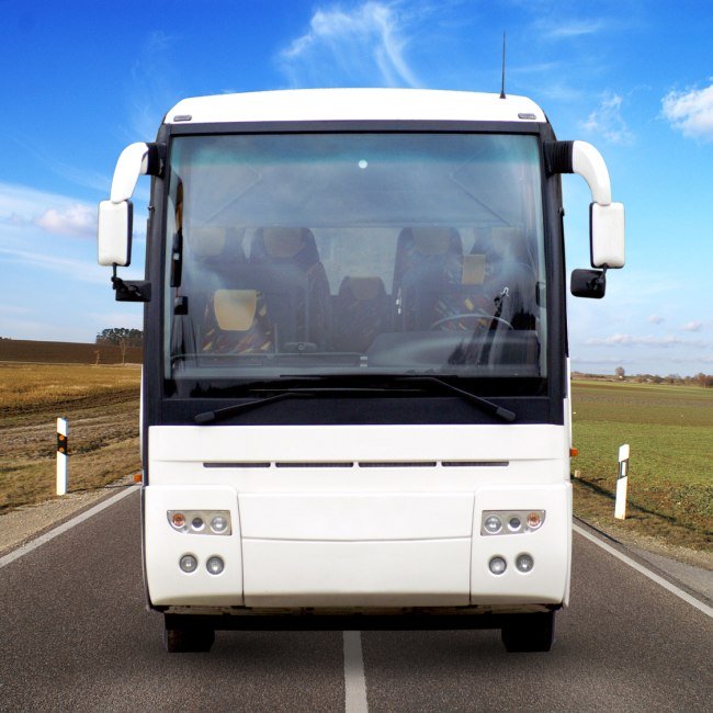 Coach on a road, © Fotolia / Thaut Images