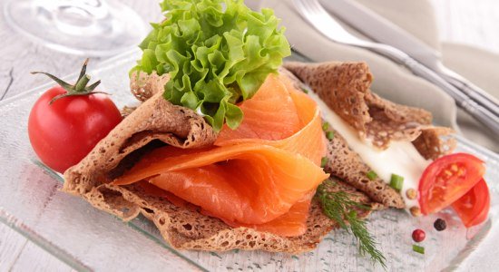 Buckwheat with salmon, © M.studio - Fotolia