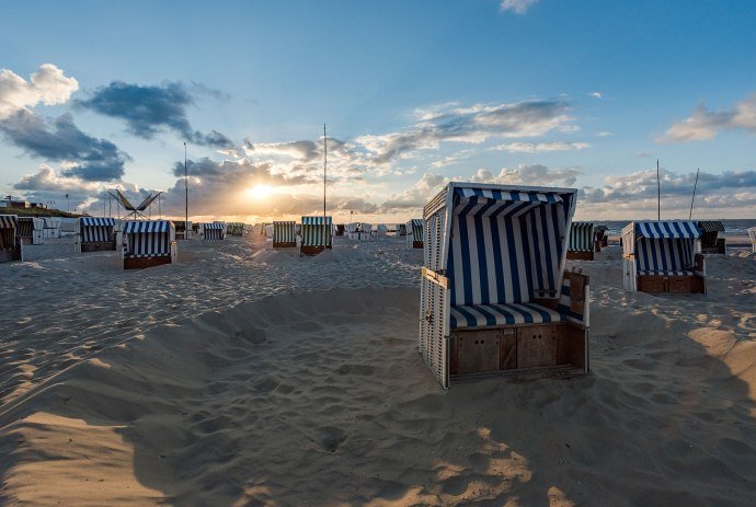 Strandkörbe auf Wangerooge, © Kurverwaltung Wangerooge / Kees van Surksum