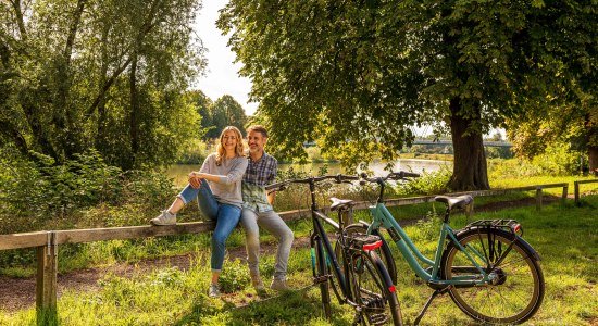 Cyclists on the Mittelweser, © TourismusMarketing Niedersachsen GmbH