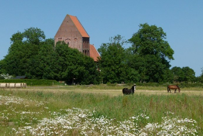 Leaning Tower of Suurhusen, © Ostfriesland Tourismus GmbH / www.ostfriesland.de