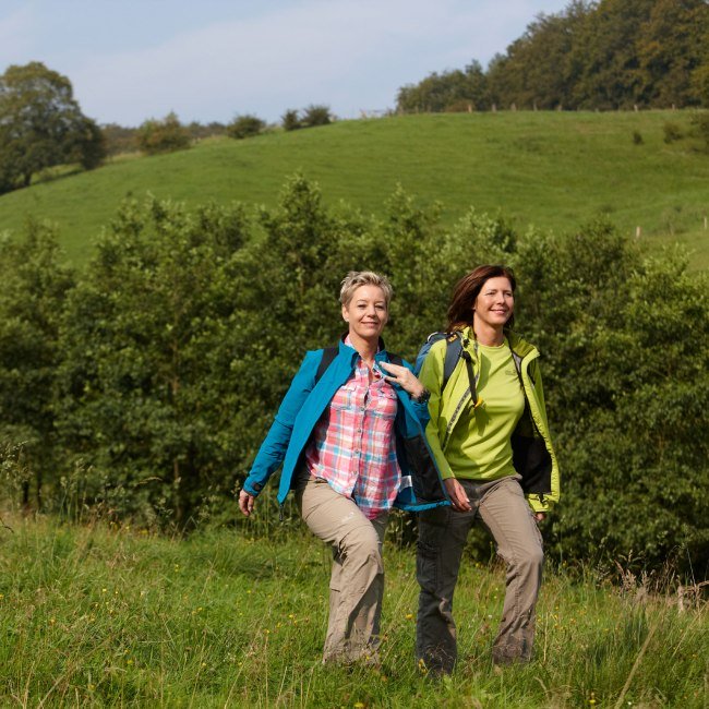 Hiking on the Weserbergland Route, © Weserbergland Tourismus e.V. / Markus Gloger