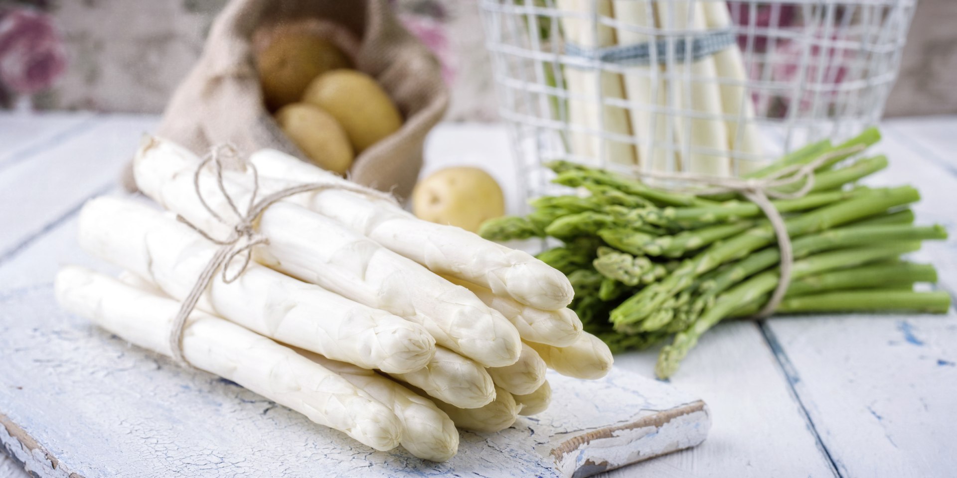 Asparagus white and green, © Fotolia / H. Leitner